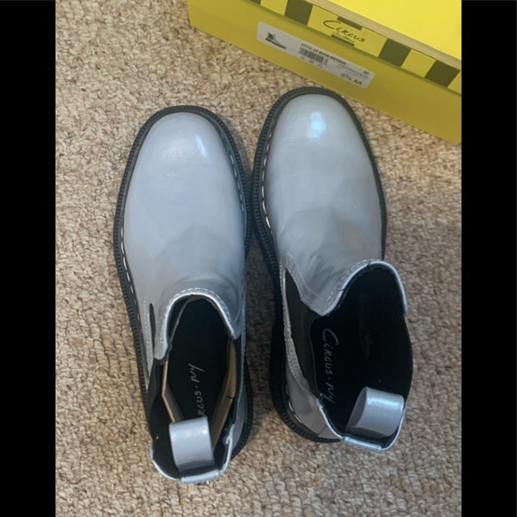 NIB Circus by Sam Edelman Effie Chelsea lt blue crinkle patent bootie - Picture 8 of 9